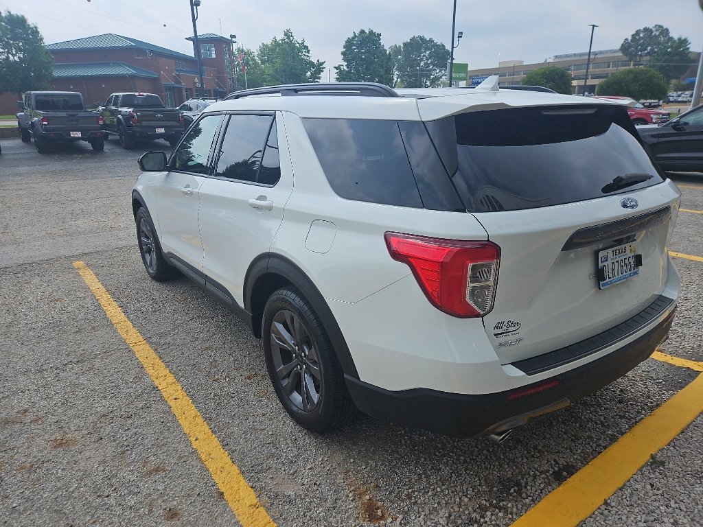 Used 2022 Ford Explorer XLT w/ Equipment Group 202A RWD image 6