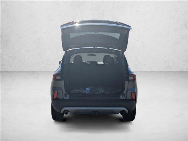 New 2026 Ford Escape SE w/ Class II Trailer Tow Package FWD image 6
