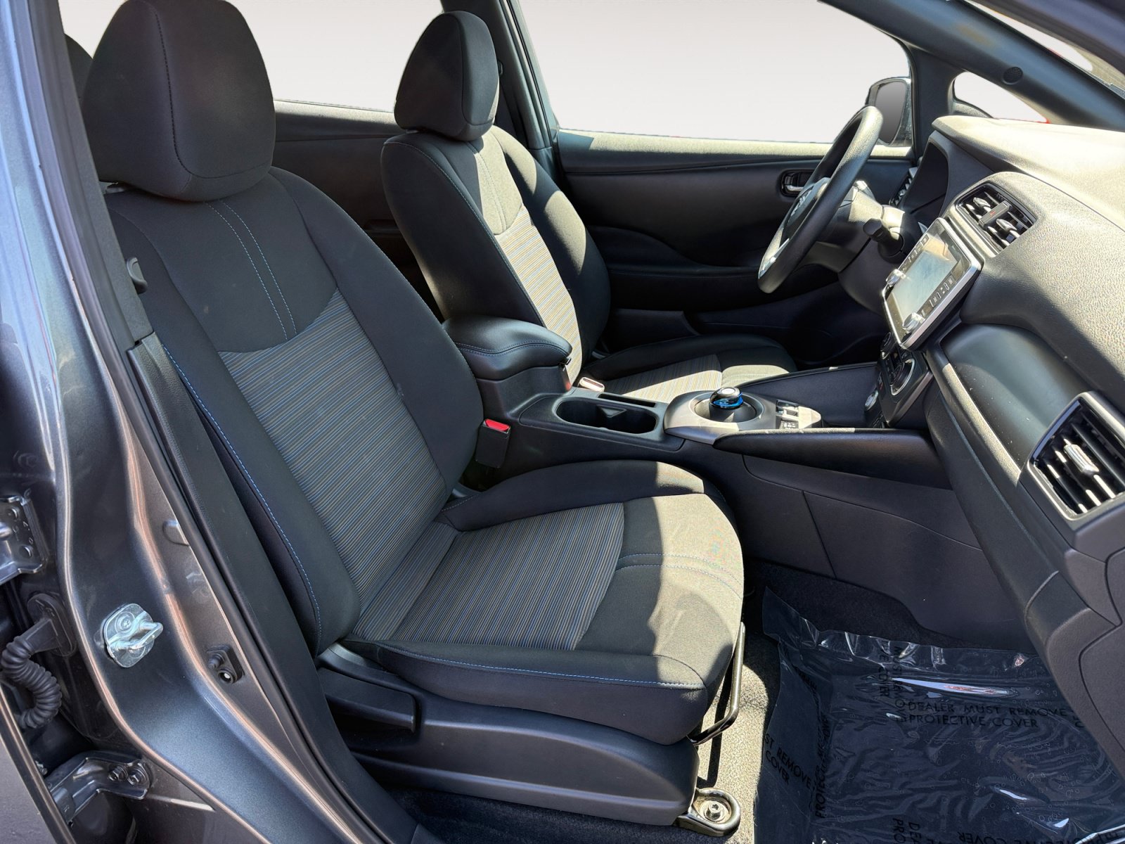Used 2025 Nissan Leaf S FWD image 19