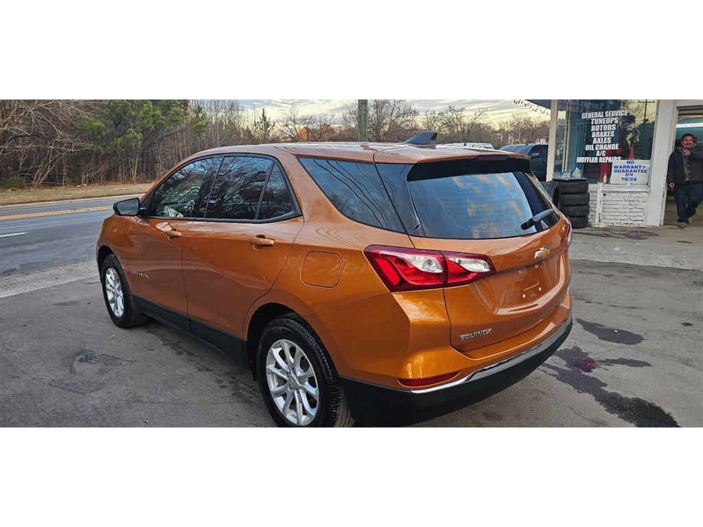 Used 2018 Chevrolet Equinox LS image 4