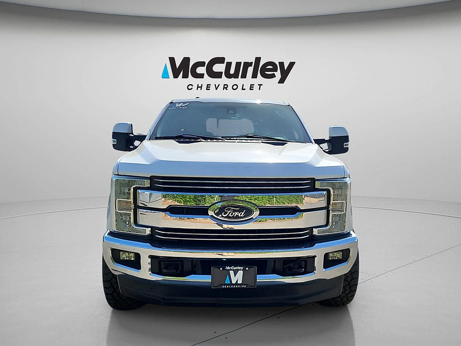 Used 2017 Ford F250 Lariat w/ Lariat Ultimate Package AWD/4WD image 2