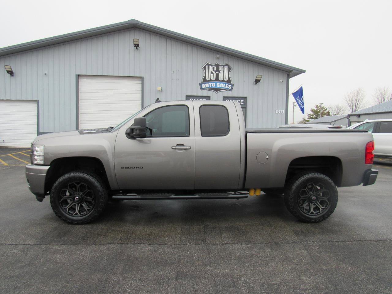 Used 2013 Chevrolet Silverado 2500 LTZ w/ LTZ Plus Package image 2