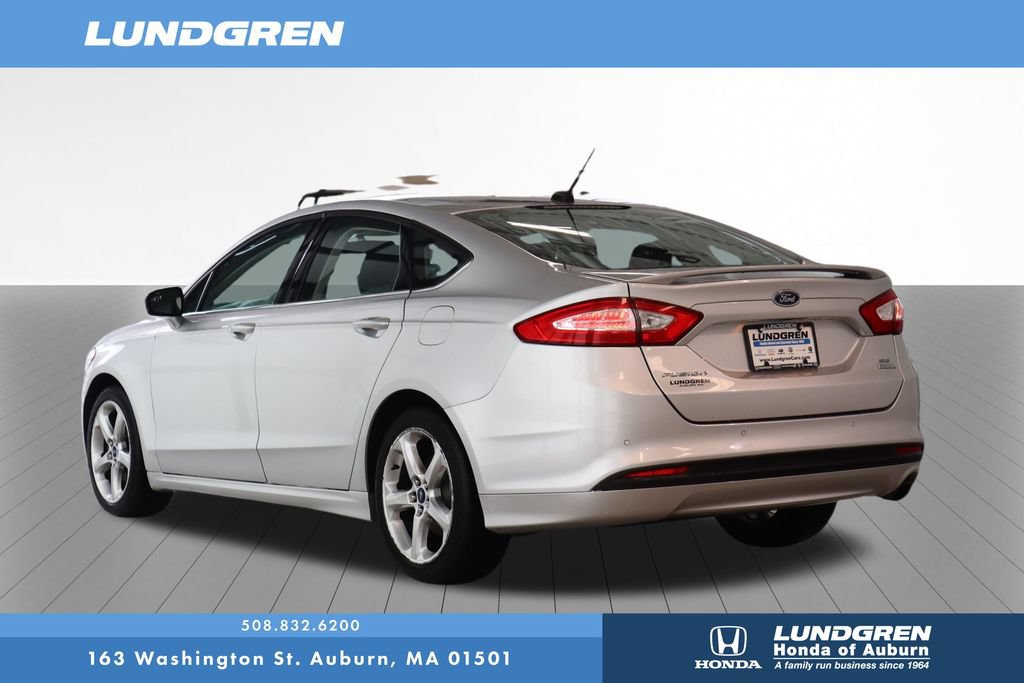 Used 2014 Ford Fusion SE w/ Equipment Group 201A FWD image 3