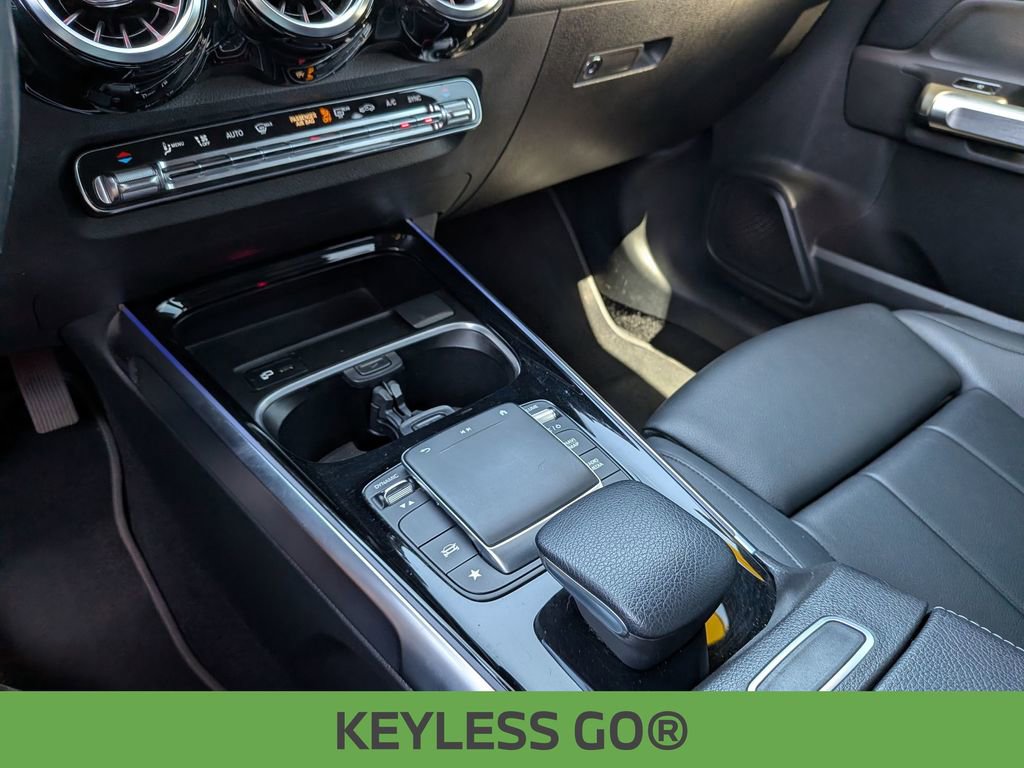 Used 2021 Mercedes-Benz GLB 250 4MATIC image 11