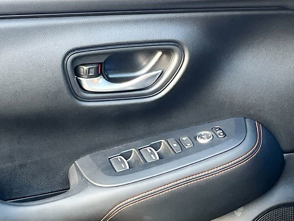 Used 2025 Honda HR-V Sport image 17