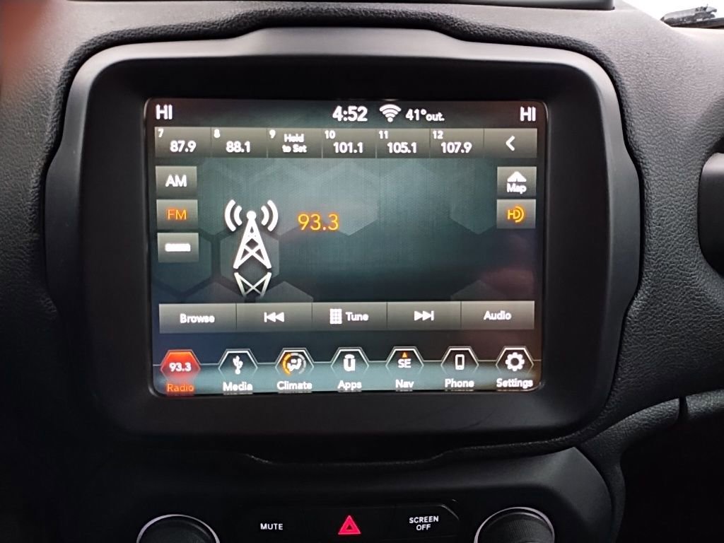 Used 2019 Jeep Renegade Trailhawk w/ UConnect 8.4 Nav Group image 41