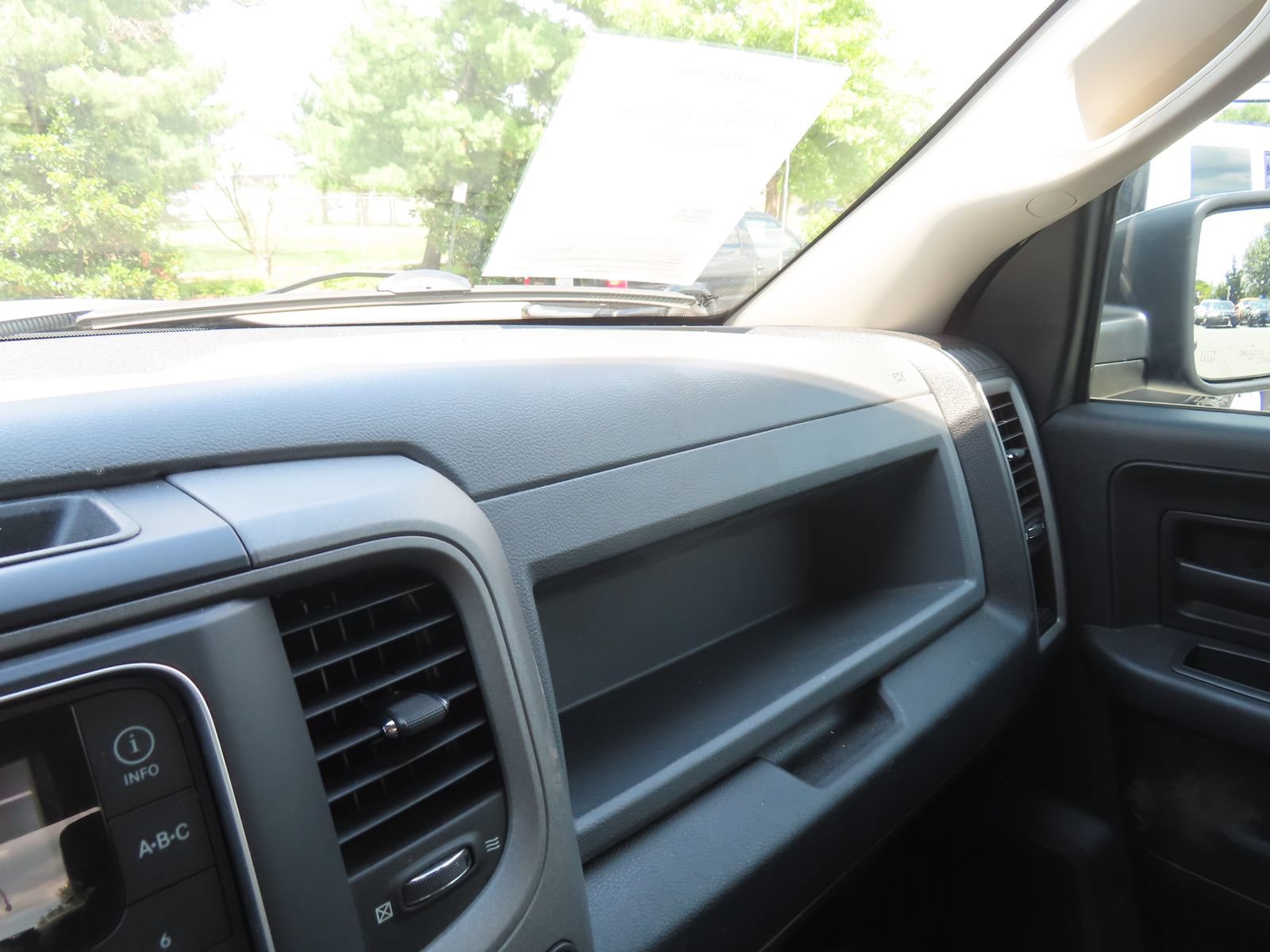 Used 2018 RAM 1500 Express AWD/4WD image 22