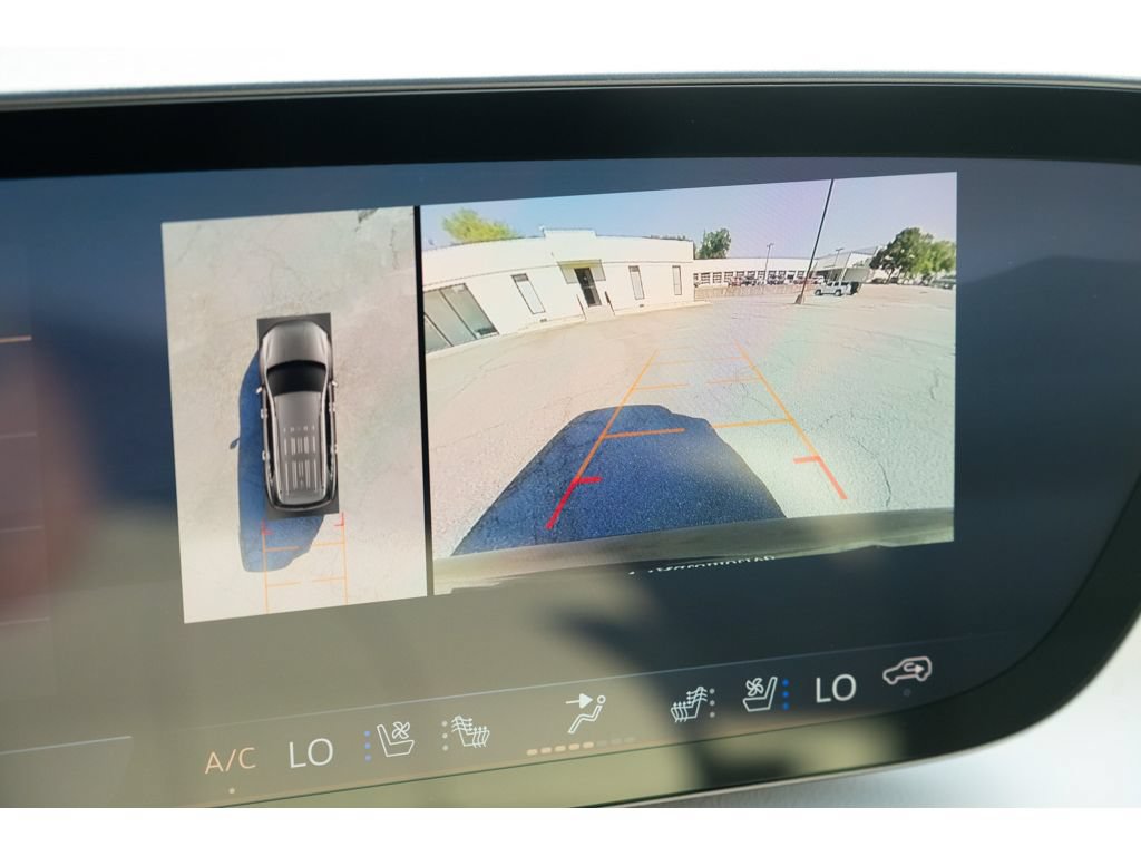 Used 2025 Buick Enclave Avenir w/ Super Cruise Package FWD image 25