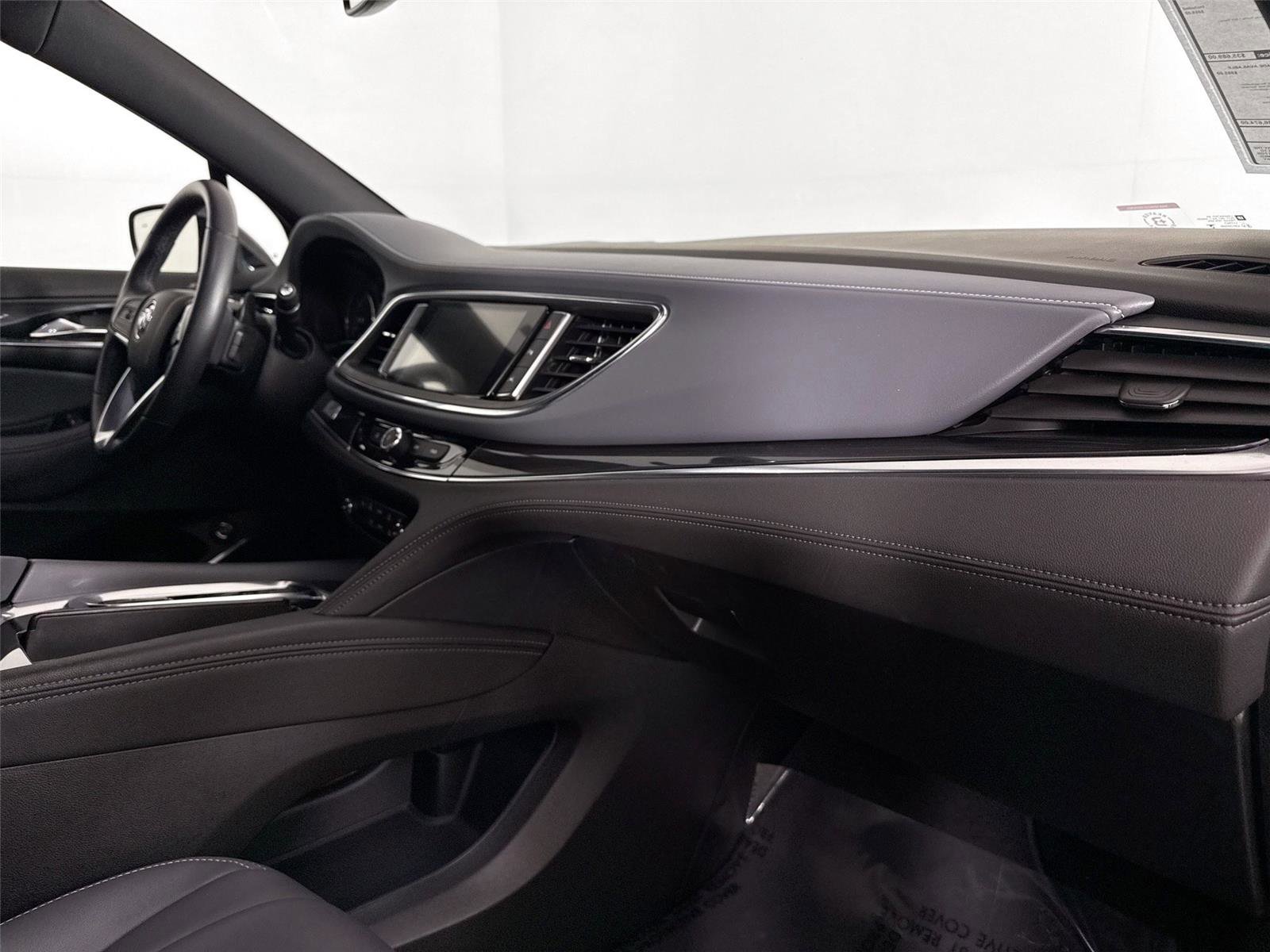 Used 2024 Buick Enclave Essence image 43