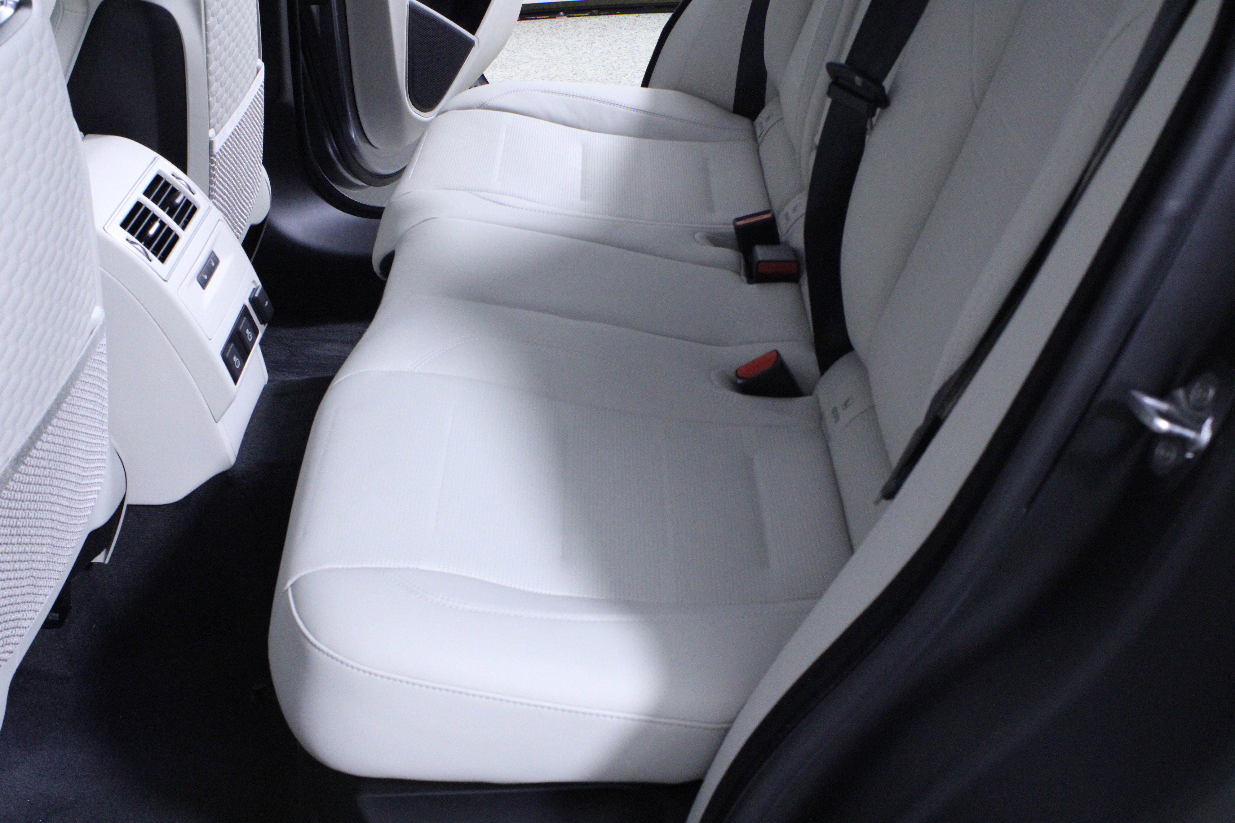 New 2026 Jaguar F-PACE SVR 575 Edition image 10