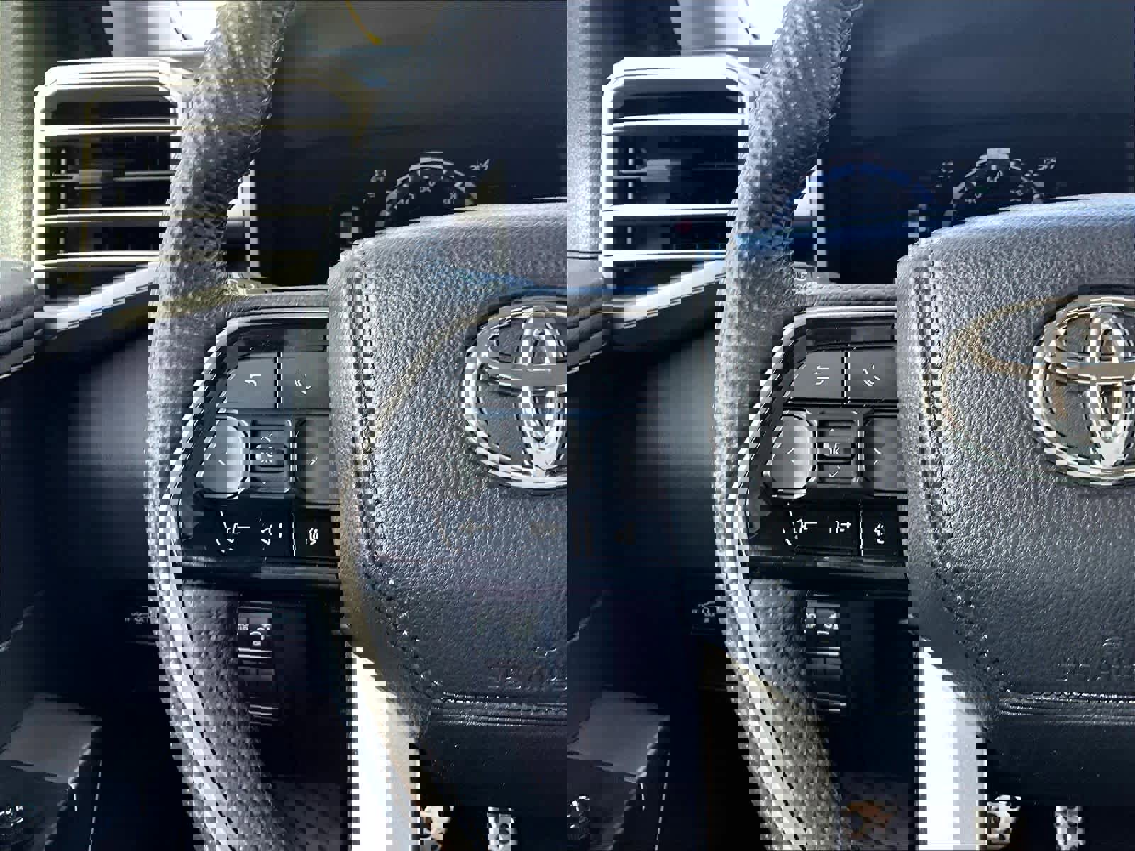 Used 2024 Toyota Sequoia SR5 AWD/4WD image 24