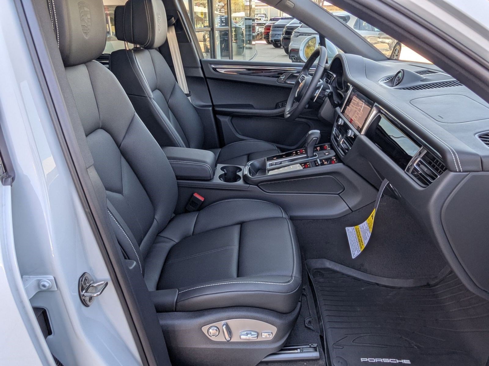 New 2026 Porsche Macan S image 25