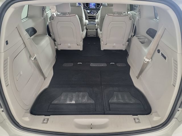 Used 2020 Chrysler Pacifica Limited FWD image 16