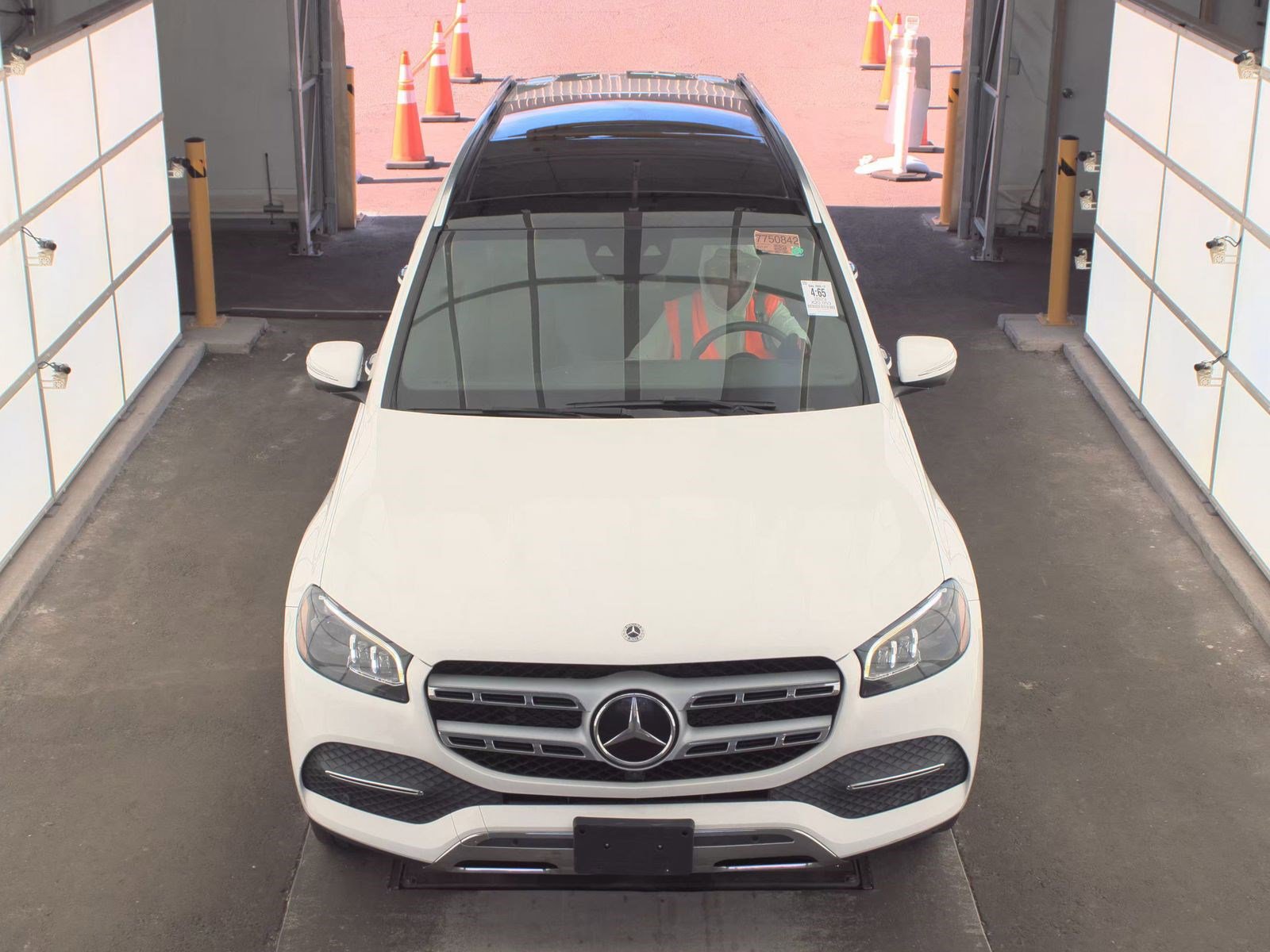 Used 2023 Mercedes-Benz GLS 450 4MATIC image 2