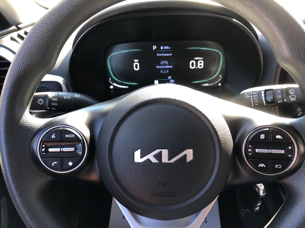 Used 2024 Kia Soul LX FWD image 29