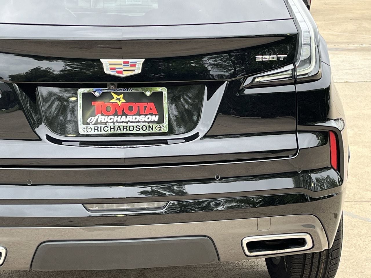Used 2025 Cadillac XT4 Sport FWD image 8