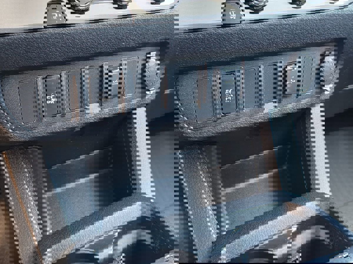 Used 2020 Toyota Tacoma SR5 image 41