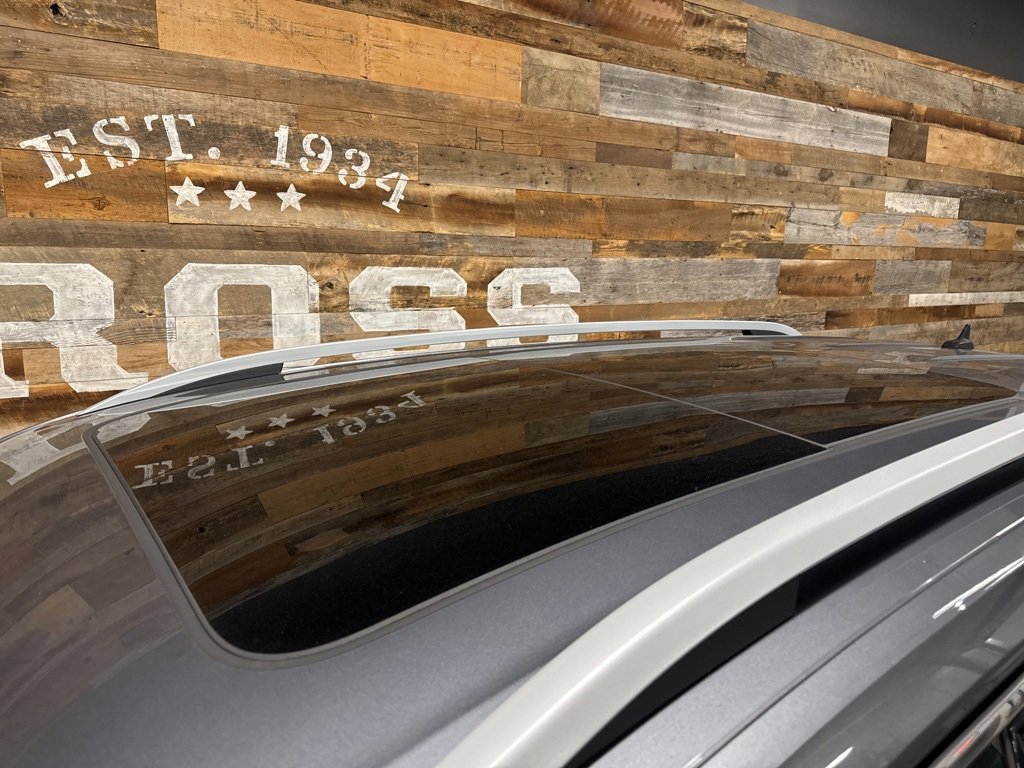 Used 2021 Volkswagen Atlas SEL Premium image 9