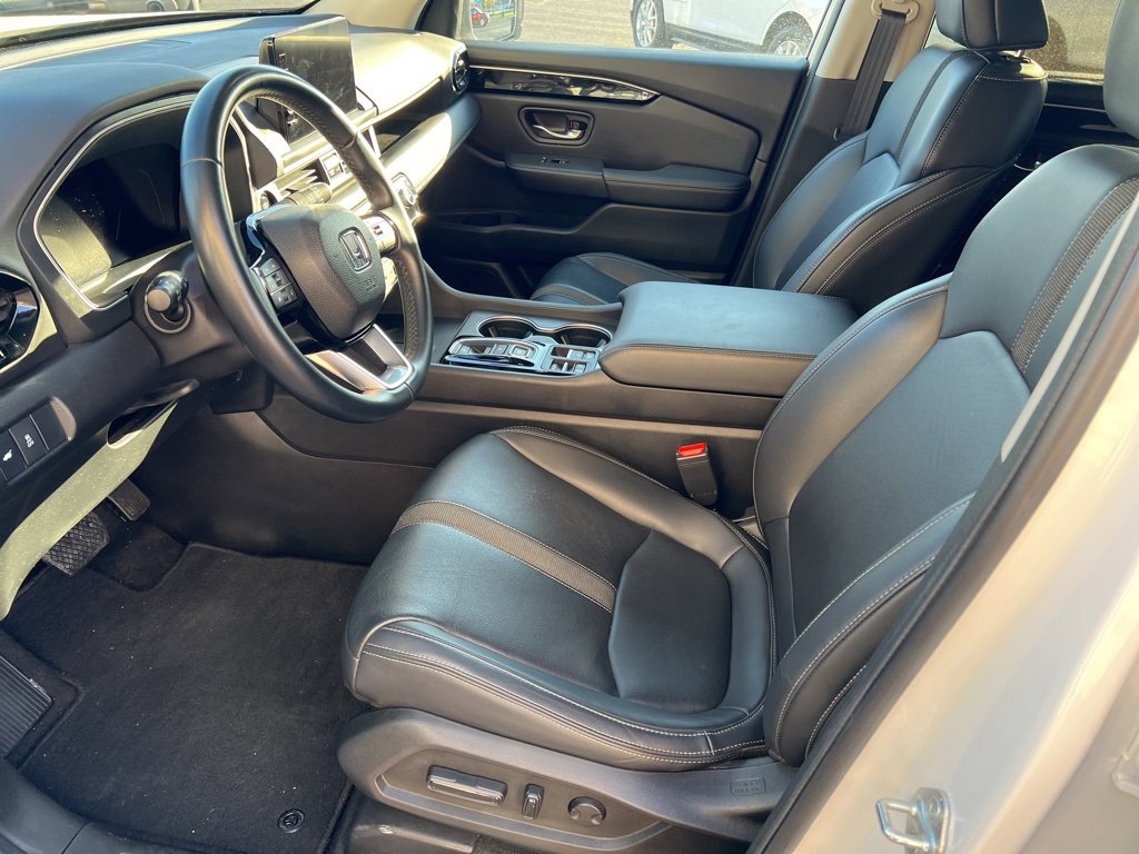 Used 2023 Honda Pilot Touring image 14
