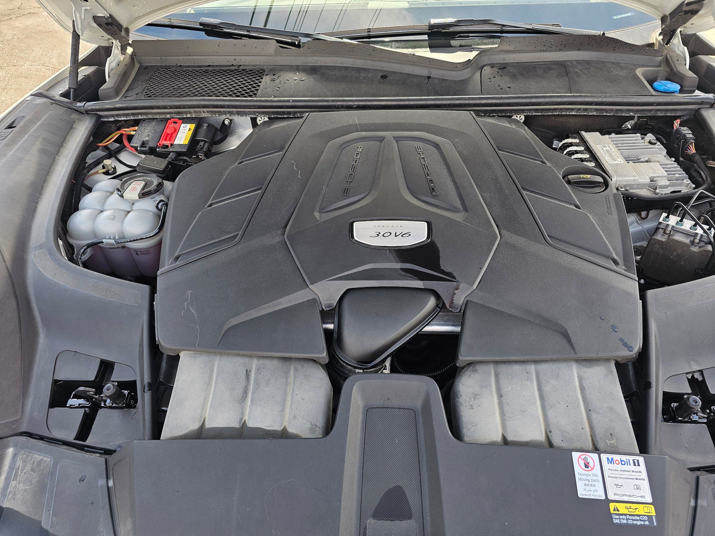 Used 2022 Porsche Cayenne AWD/4WD image 20