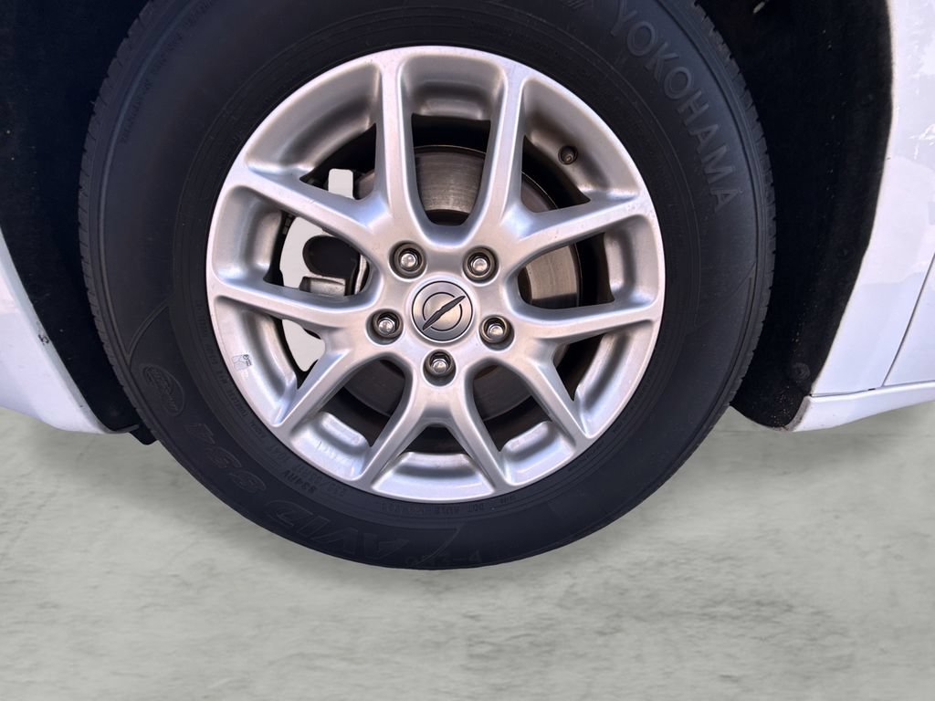 Used 2024 Chrysler Voyager LX FWD image 9