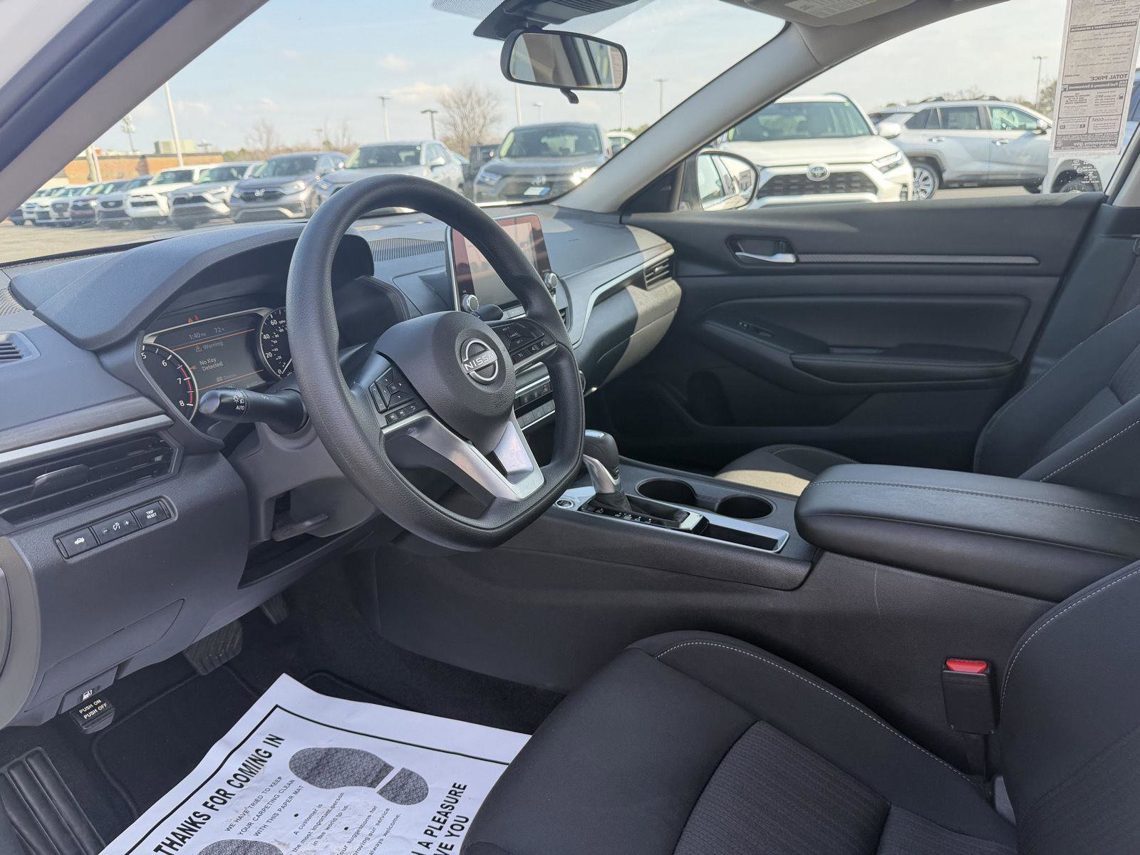 Used 2025 Nissan Altima 2.5 SV image 12