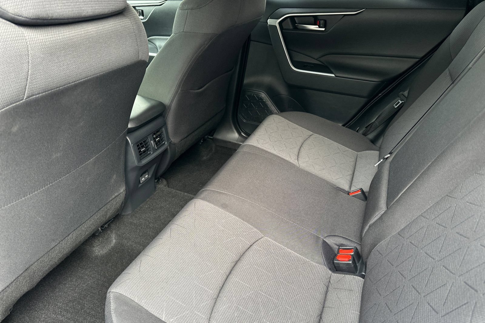 Used 2025 Toyota RAV4 XLE w/ Convenience Package AWD/4WD image 13