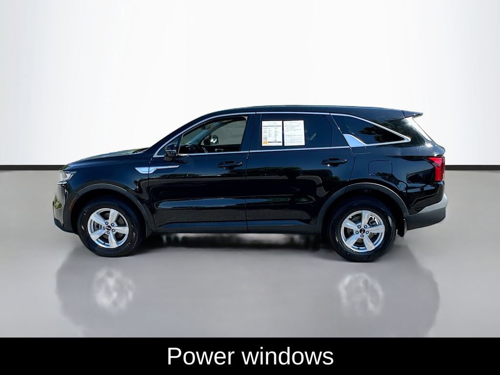 Used 2021 Kia Sorento LX AWD/4WD image 4