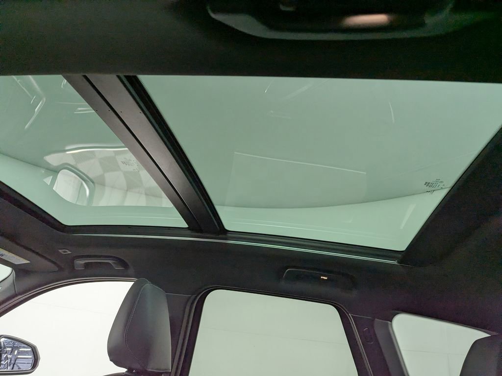 Used 2025 BMW X1 xDrive28i w/ Technology Package image 12