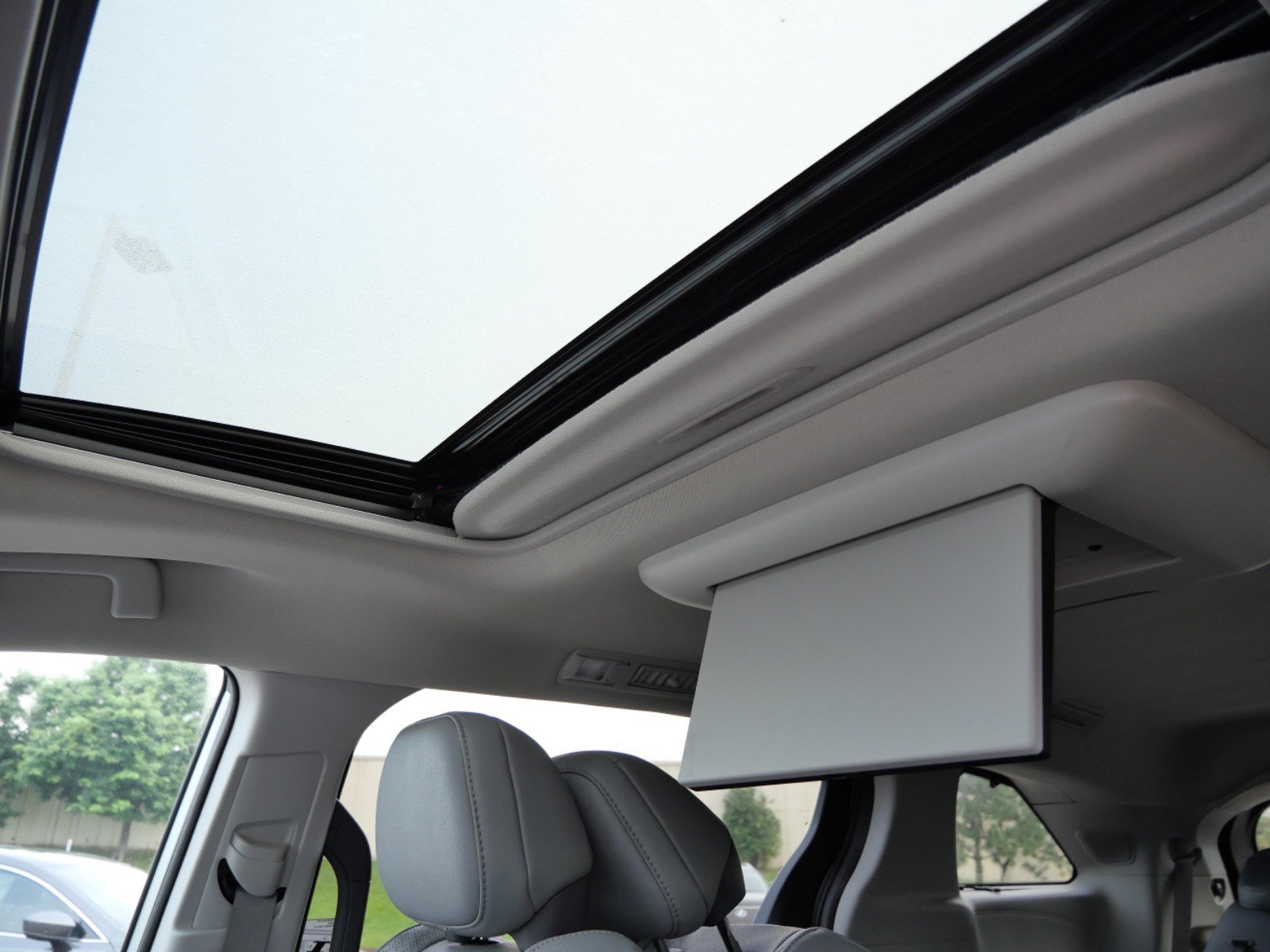 New 2023 Toyota Sienna Limited image 33