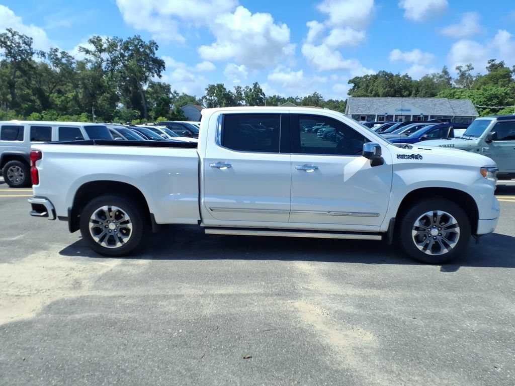 Used 2024 Chevrolet Silverado 1500 High Country w/ Technology Package AWD/4WD image 8