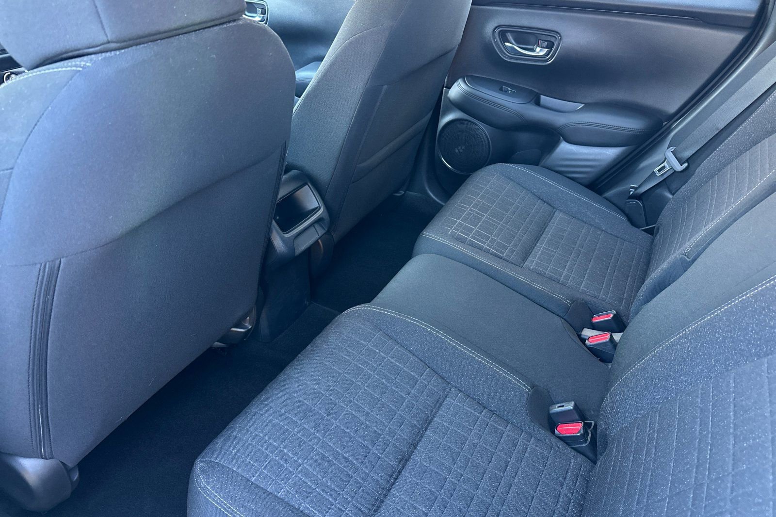 Used 2023 Honda HR-V LX image 13