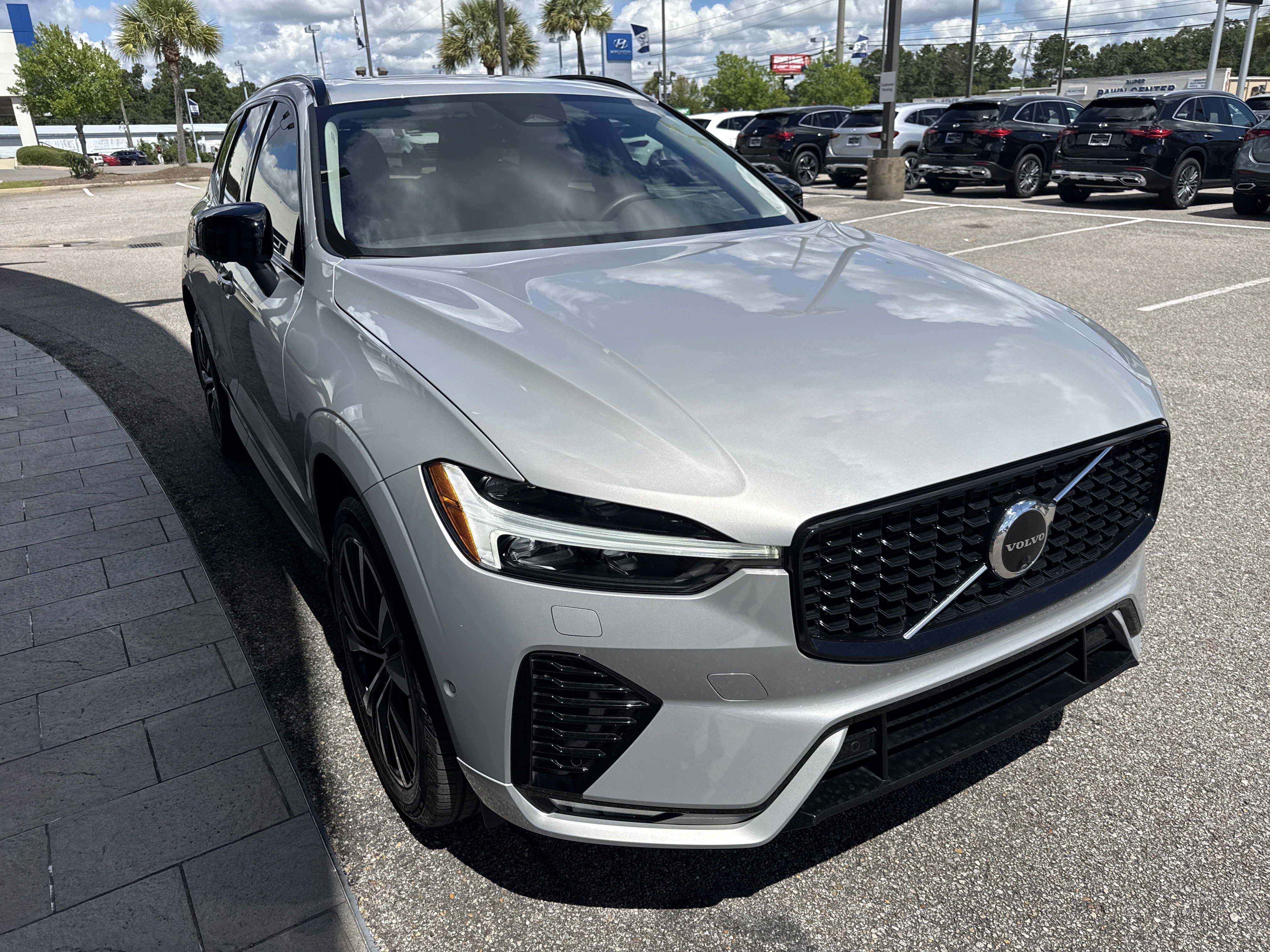 Used 2024 Volvo XC60 B5 Plus w/ Climate Package AWD/4WD image 5