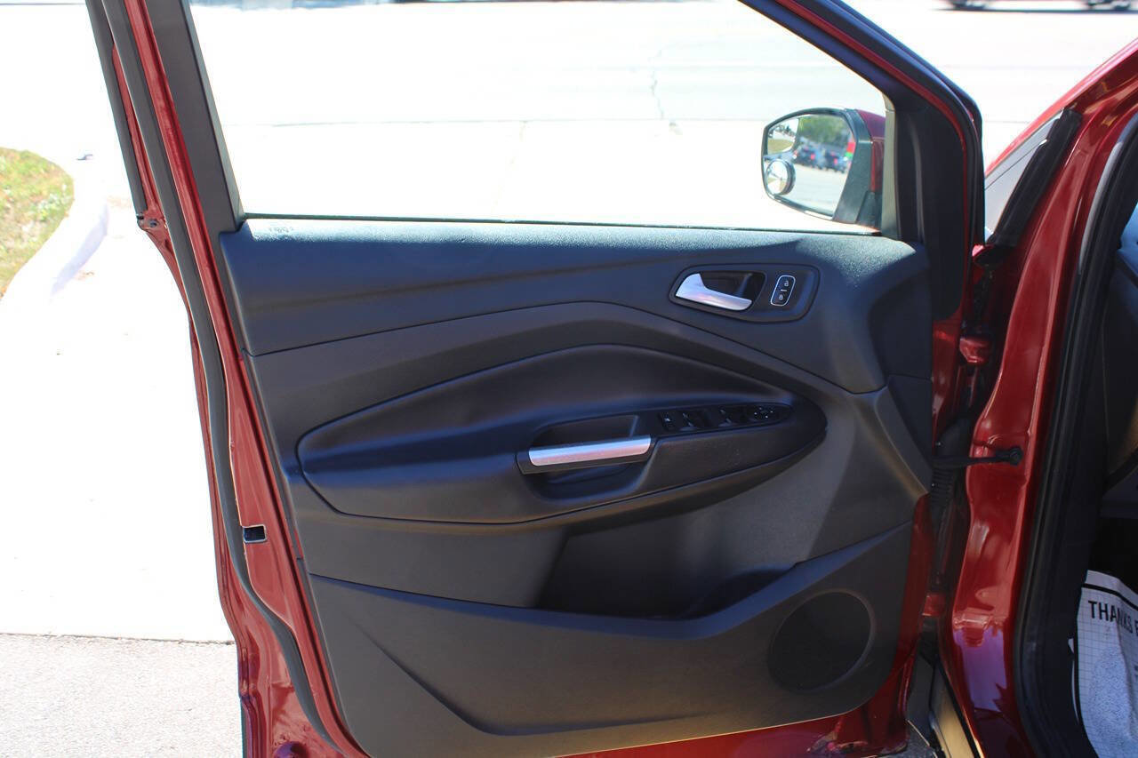 Used 2017 Ford Escape SE image 59