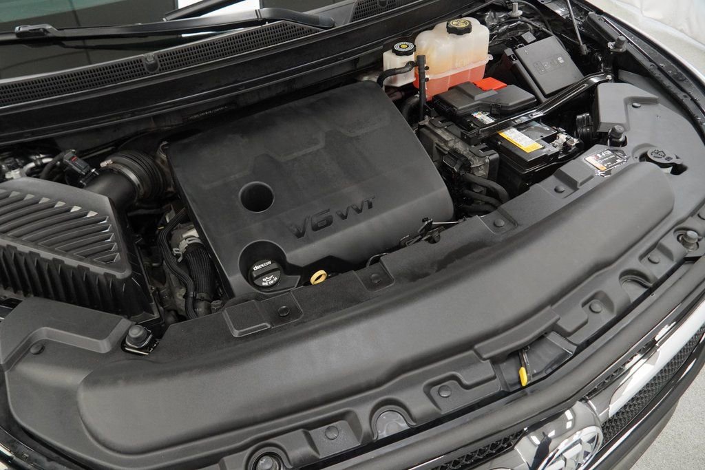 Used 2021 Buick Enclave Essence w/ Sport Touring Edition image 50