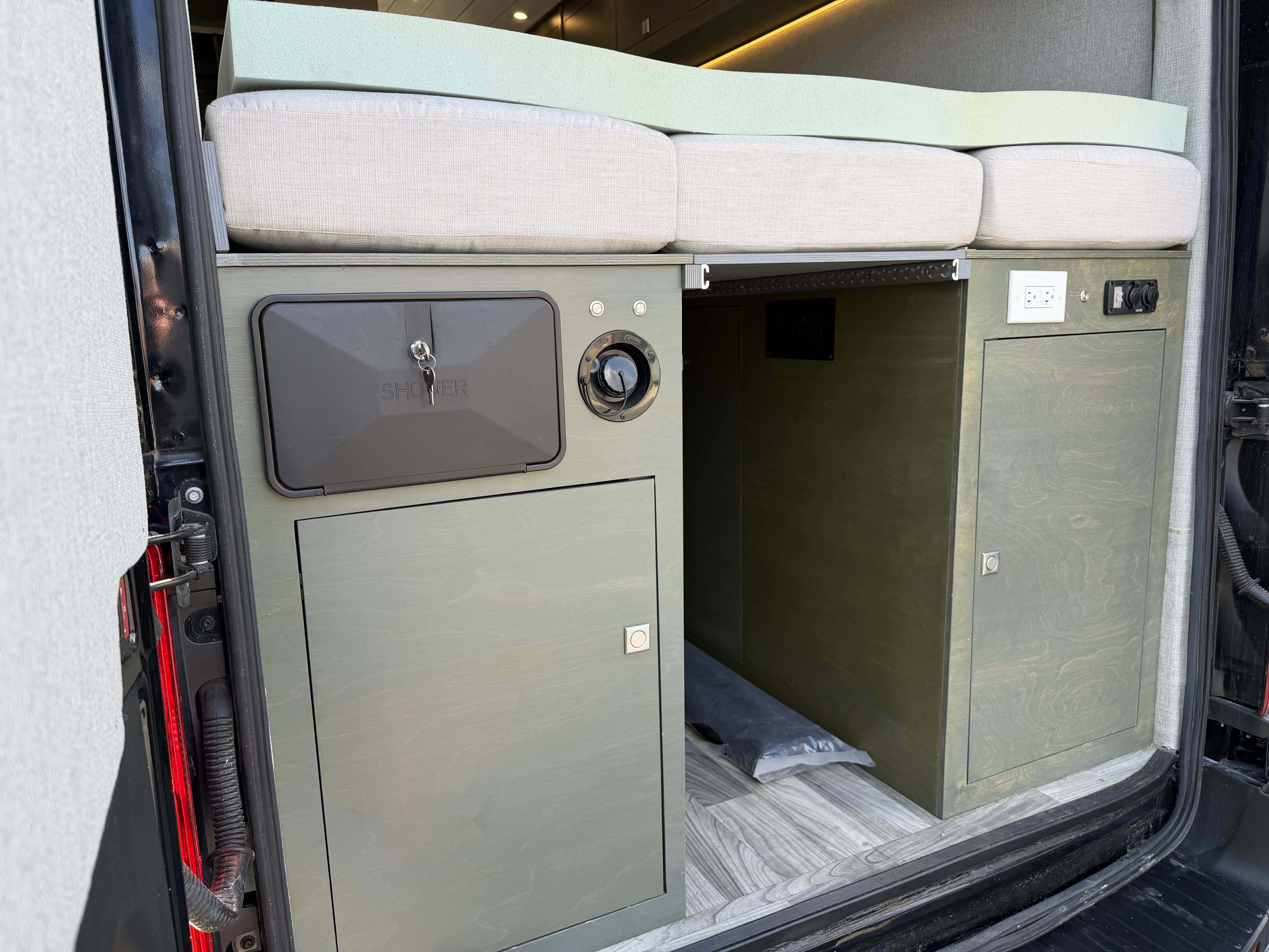 Used 2021 Ford Transit 250 148 High Roof Extended AWD image 36