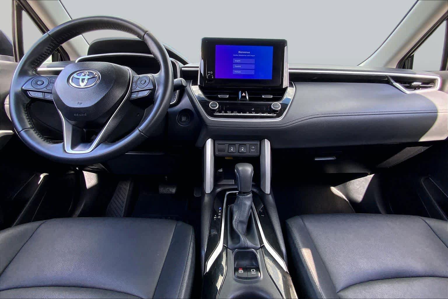 Used 2025 Toyota Corolla Cross XLE FWD image 15