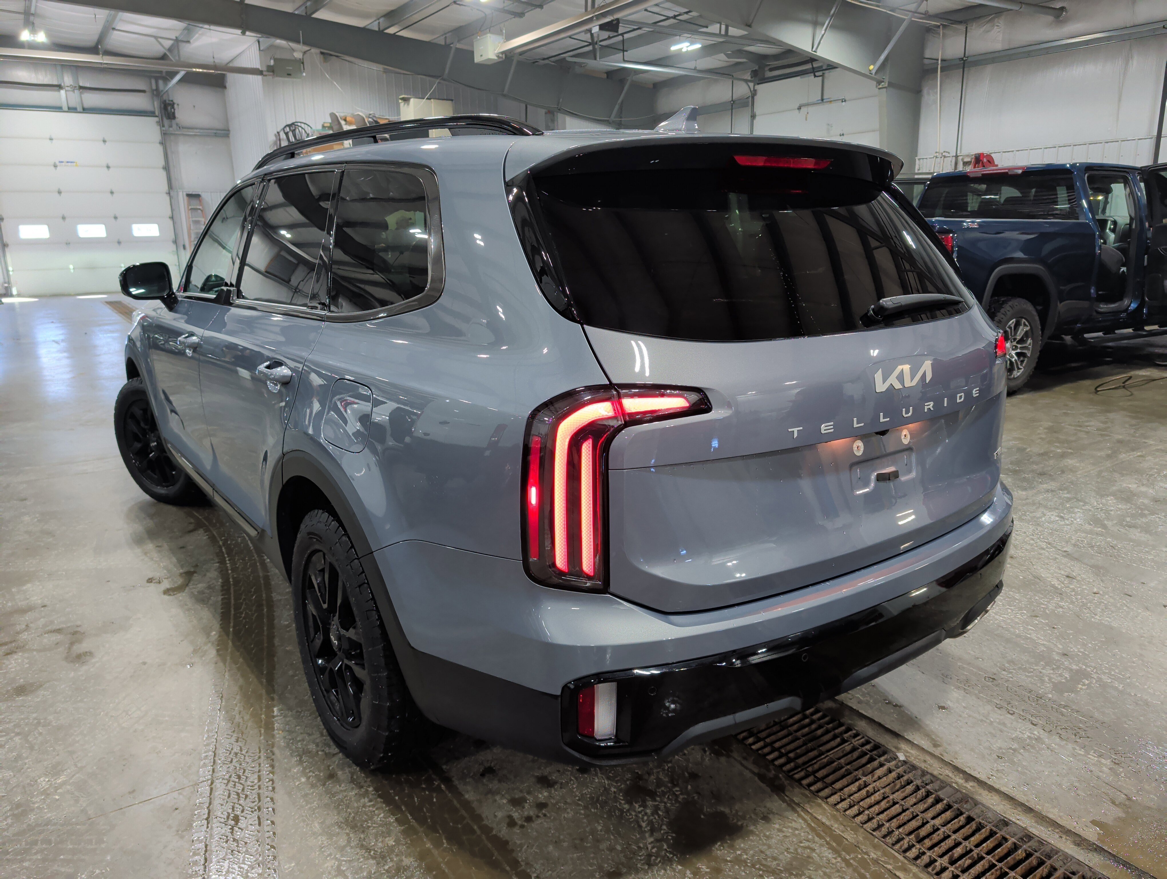 Used 2024 Kia Telluride SX X-Pro image 4