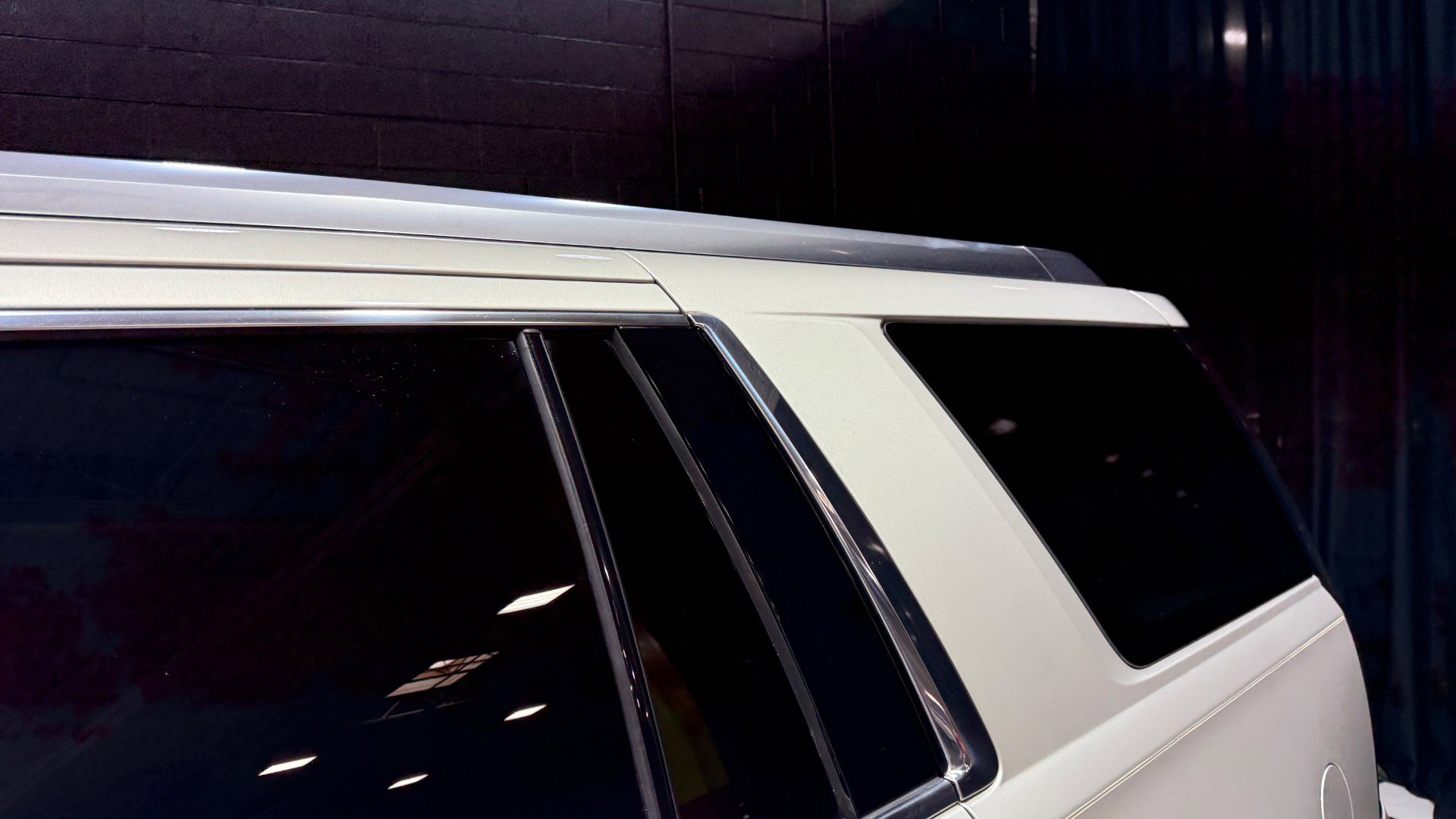 Used 2015 Cadillac Escalade Luxury image 30