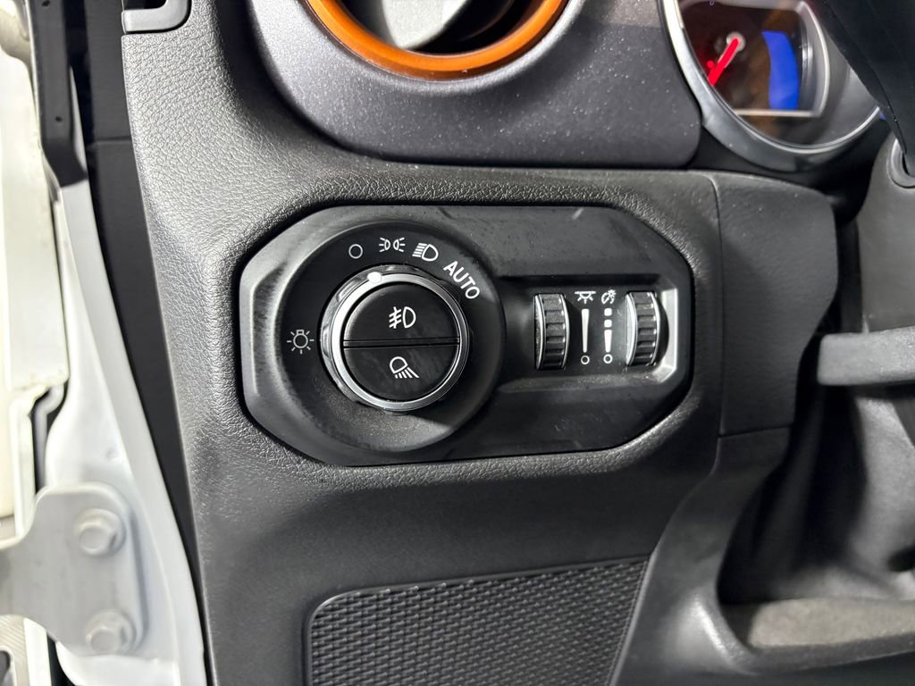 Used 2021 Jeep Gladiator Mojave AWD/4WD image 12