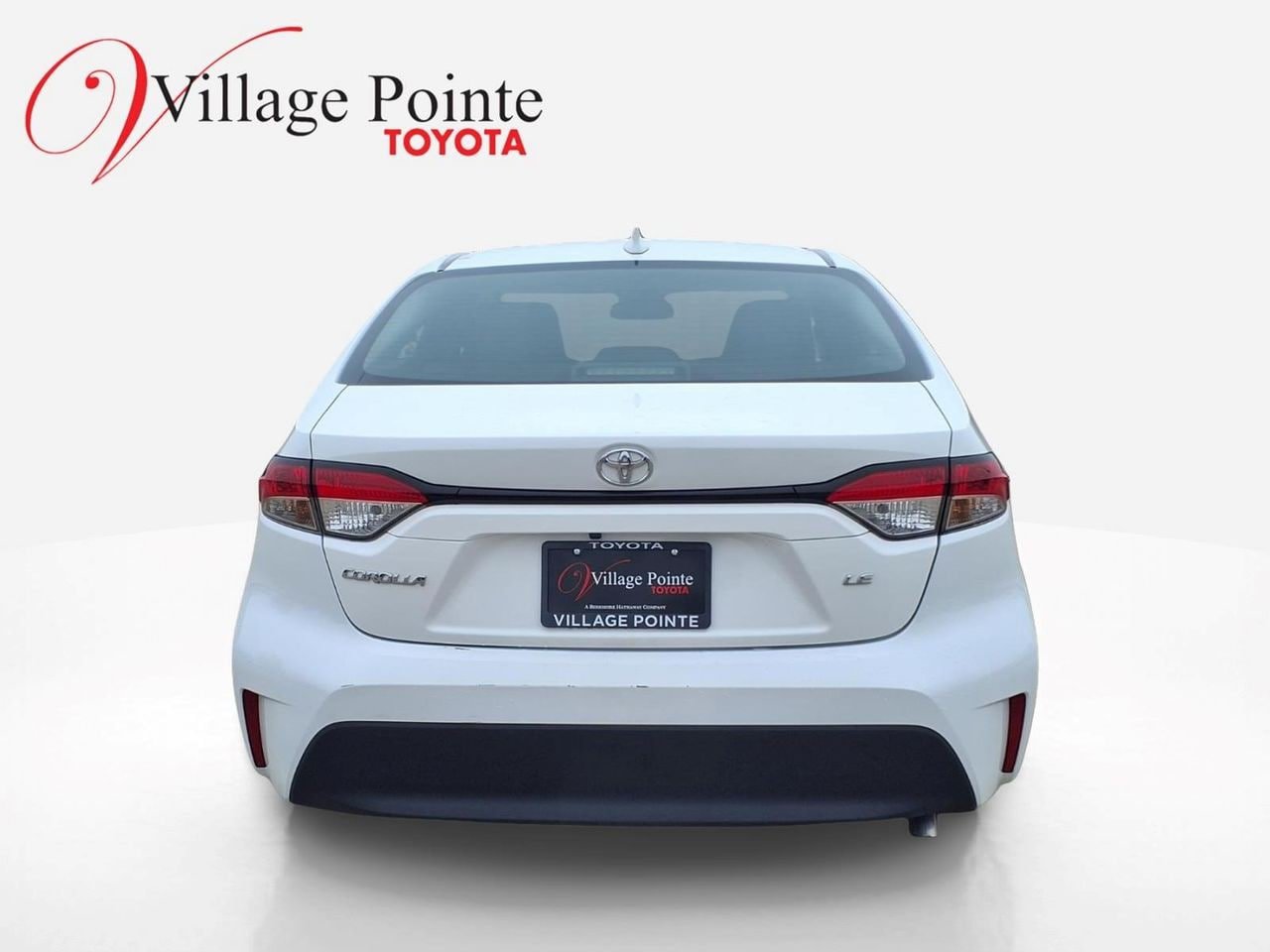 Used 2024 Toyota Corolla LE FWD image 4