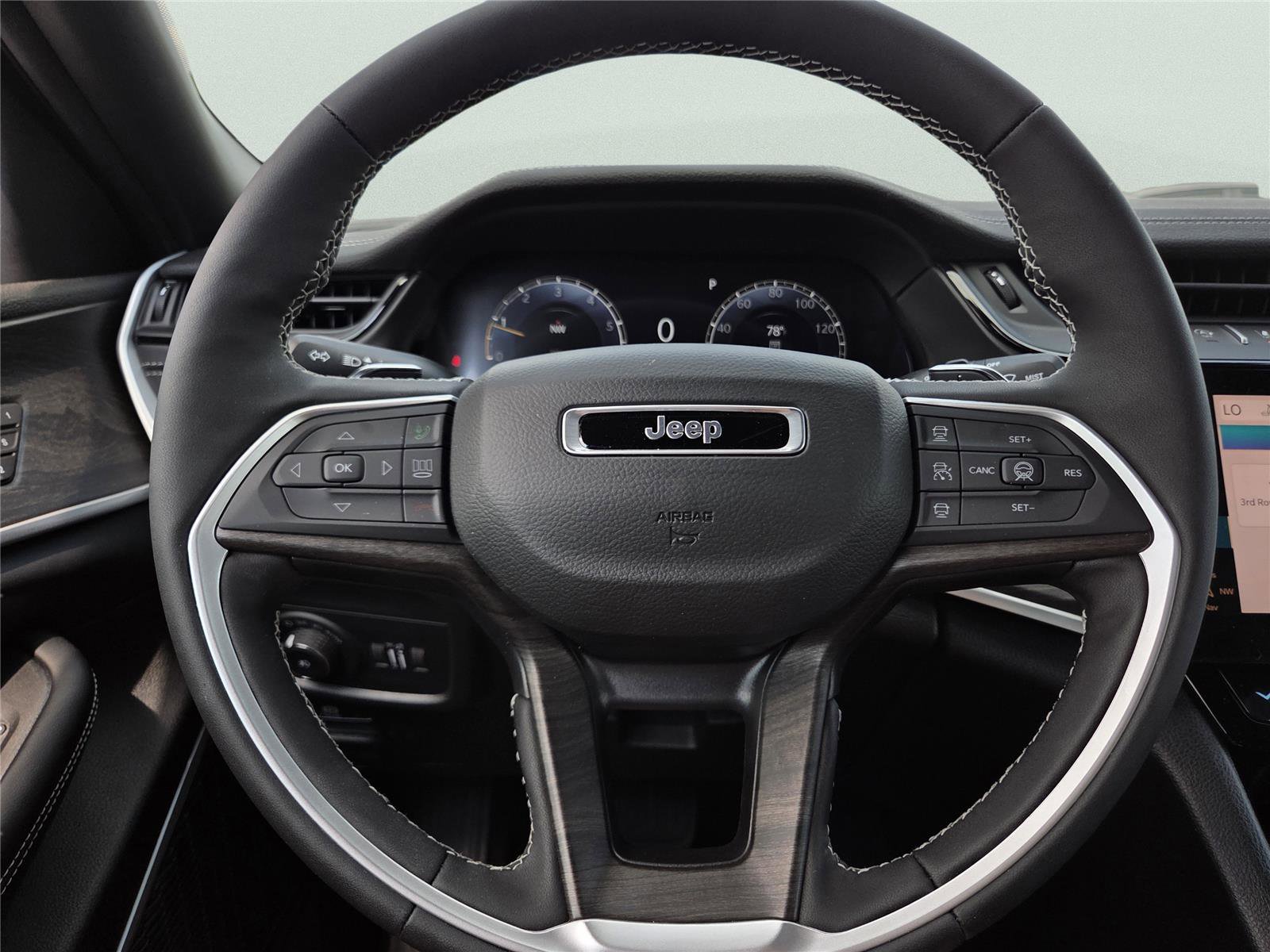 New 2026 Jeep Grand Cherokee L Limited image 28