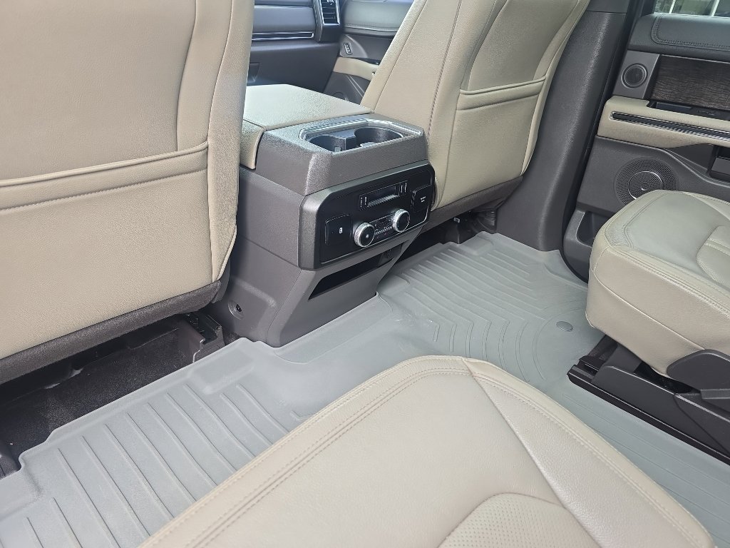 Used 2018 Ford Expedition Max Limited w/ Equipment Group 301A AWD/4WD image 18