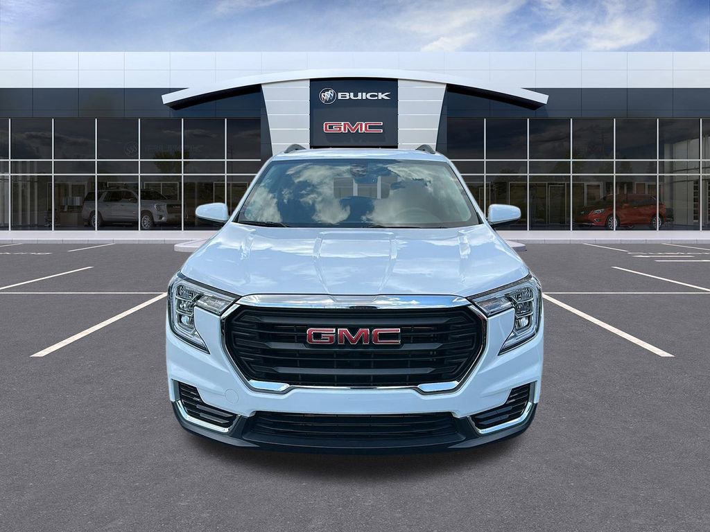Used 2023 GMC Terrain SLE w/ Driver Convenience Package image 8