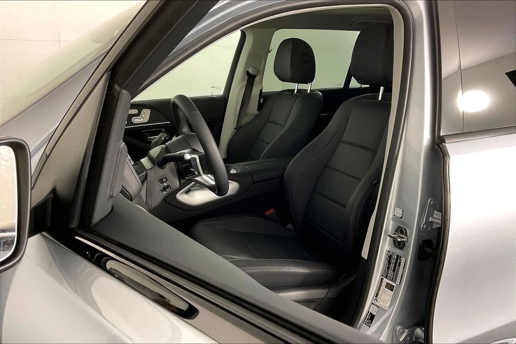 New 2026 Mercedes-Benz GLS 450 4MATIC image 9
