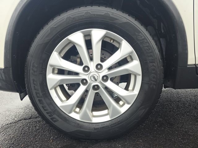 Used 2016 Nissan Rogue SV w/ SV Premium Package AWD/4WD image 10