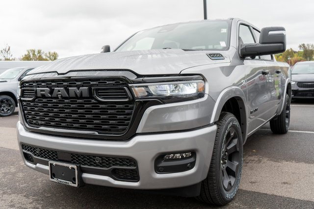 New 2026 RAM 1500 4x4 Crew Cab image 2