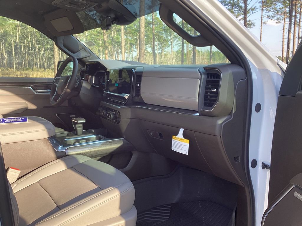 New 2026 Chevrolet Silverado 1500 LTZ w/ LTZ Premium Package AWD/4WD image 16
