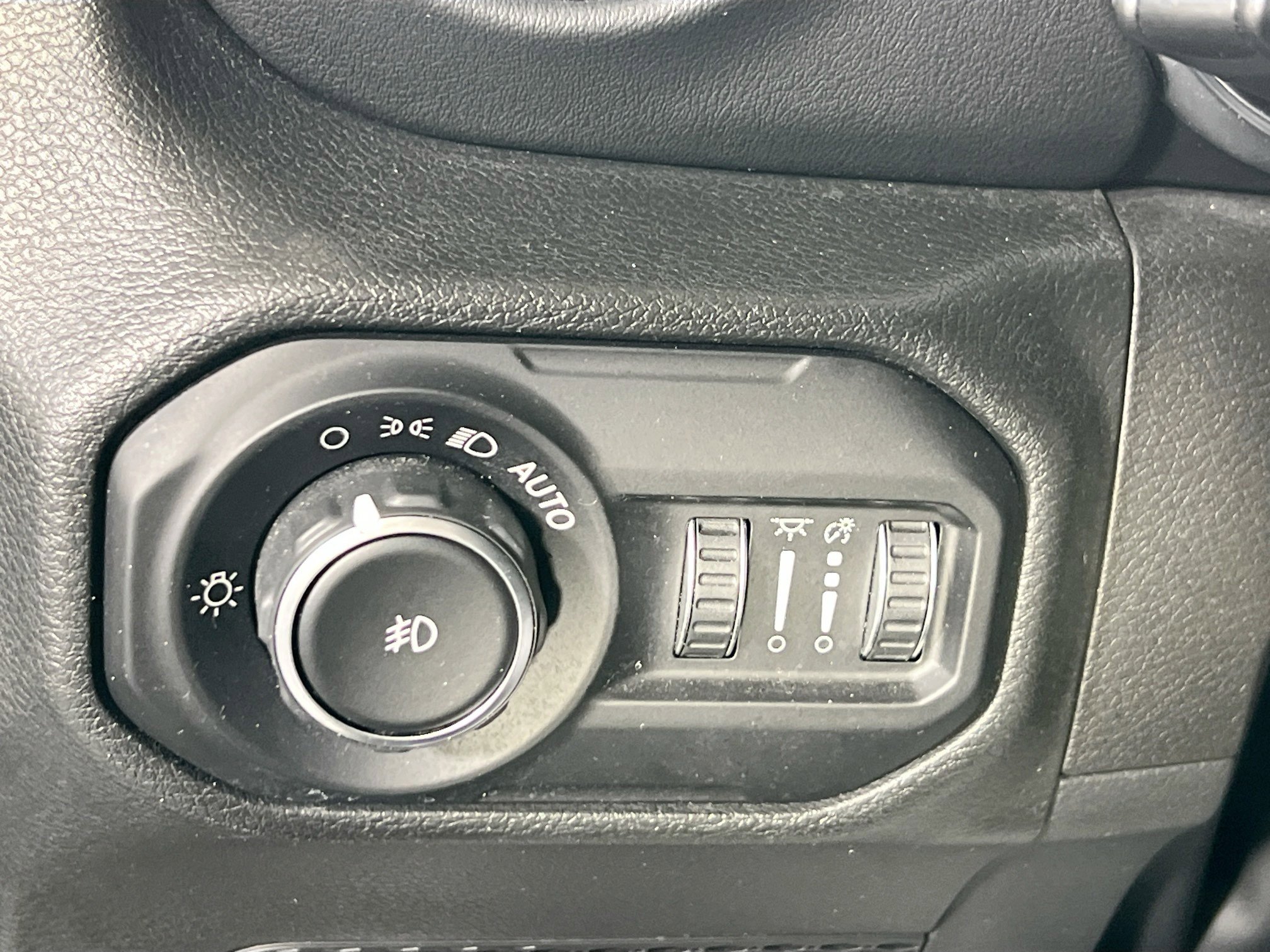 Used 2022 Jeep Wrangler Unlimited Sahara image 10