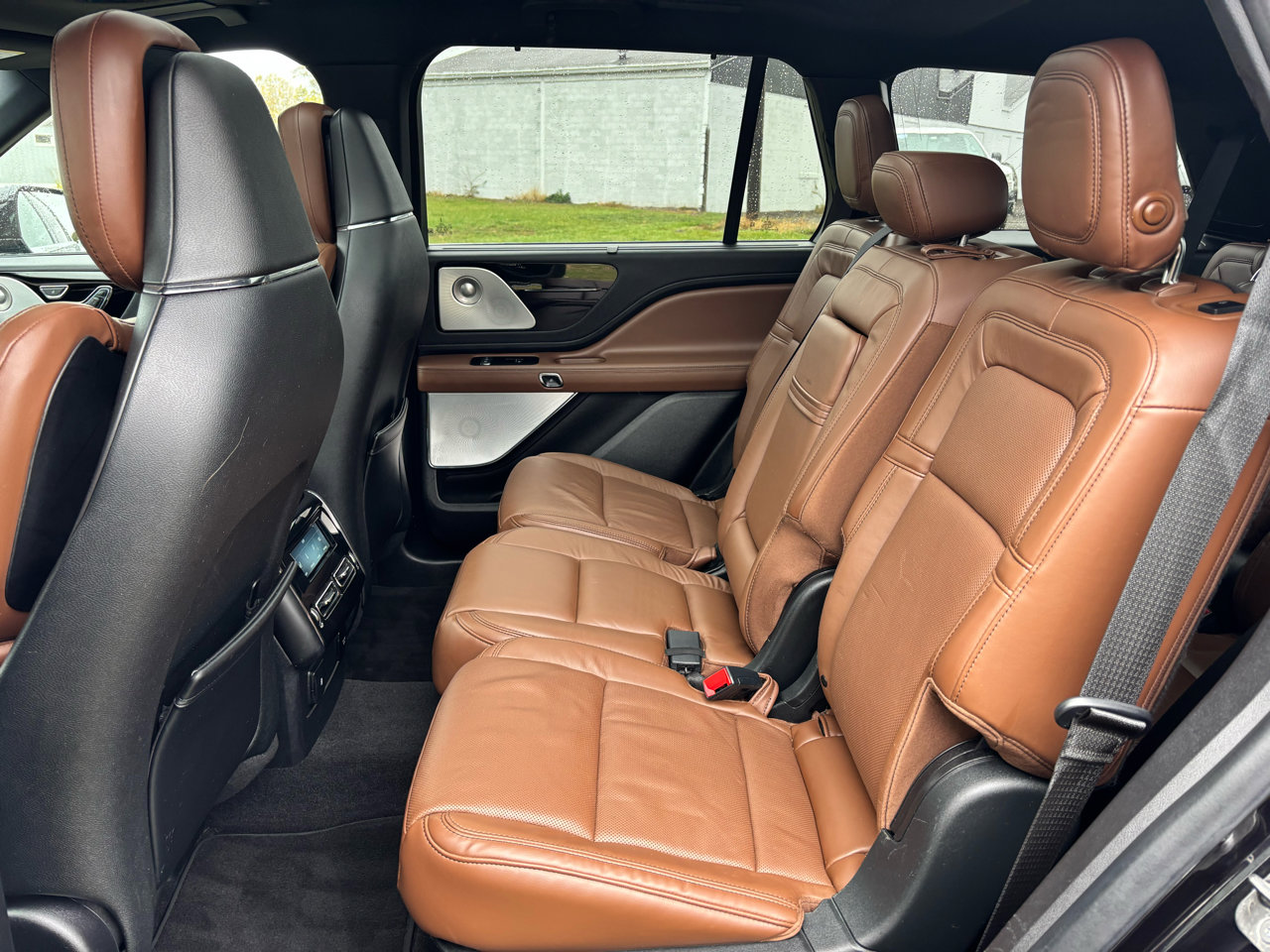 Used 2020 Lincoln Aviator Reserve w/ Equipment Group 202A image 12